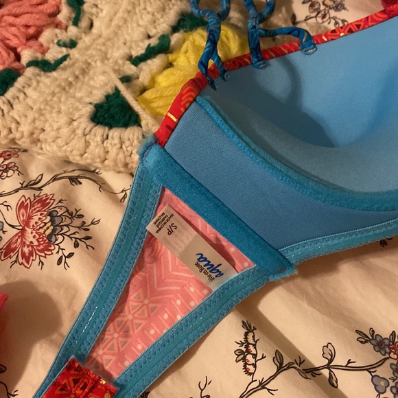 👙SEXY La Vie En Rose brand new never worn Size small Intricate beading/design🩱 - Picture 11 of 11